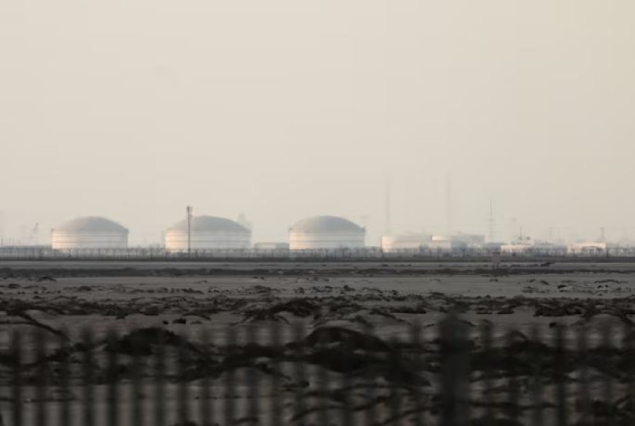 Qatar says Iran attacked LNG hub; UAE shuts gas facilities