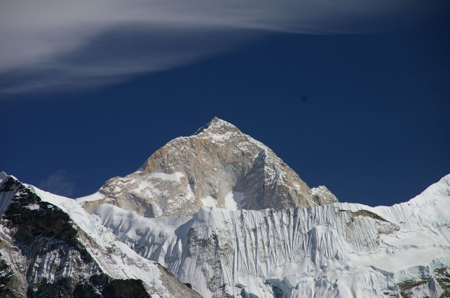  American climber dies in avalanche while descending Makalu