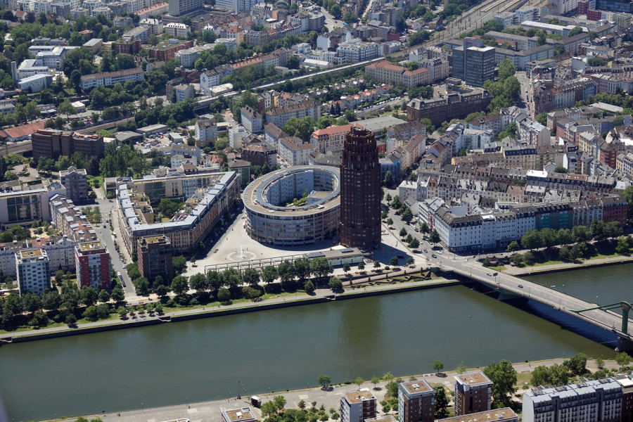 Budget-friendly neighbourhoods for Nepali students in Frankfurt