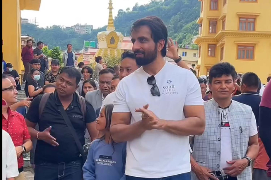 Sonu Sood arrives in Nepal with relief supplies for flood victims