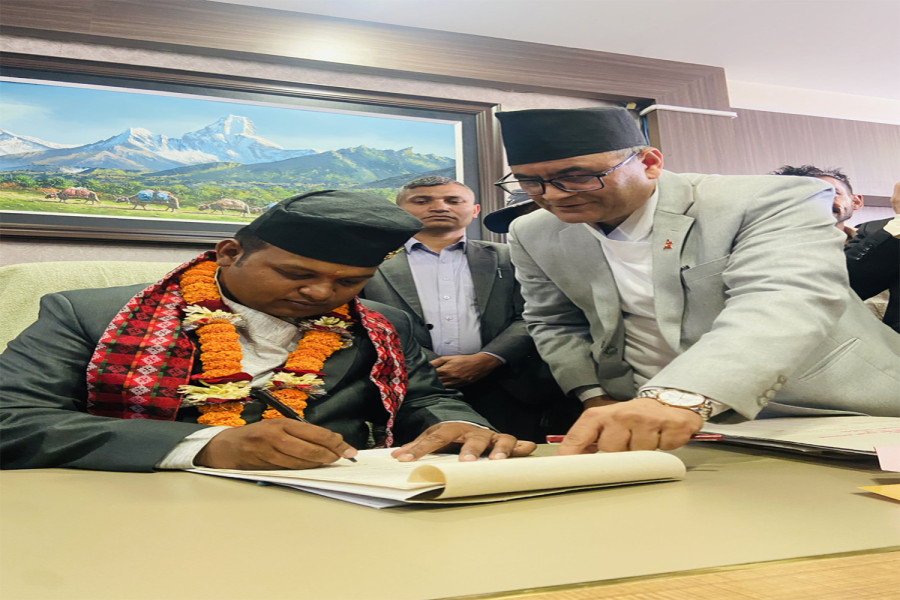 New labour minister takes office amid Gulf turmoil