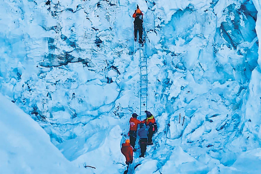 Everest route through Khumbu Icefall finally opened after 19-day delay