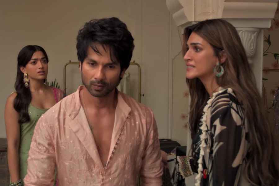 Movie review: ‘Cocktail 2’ is colourful, yet immeasurably shallow