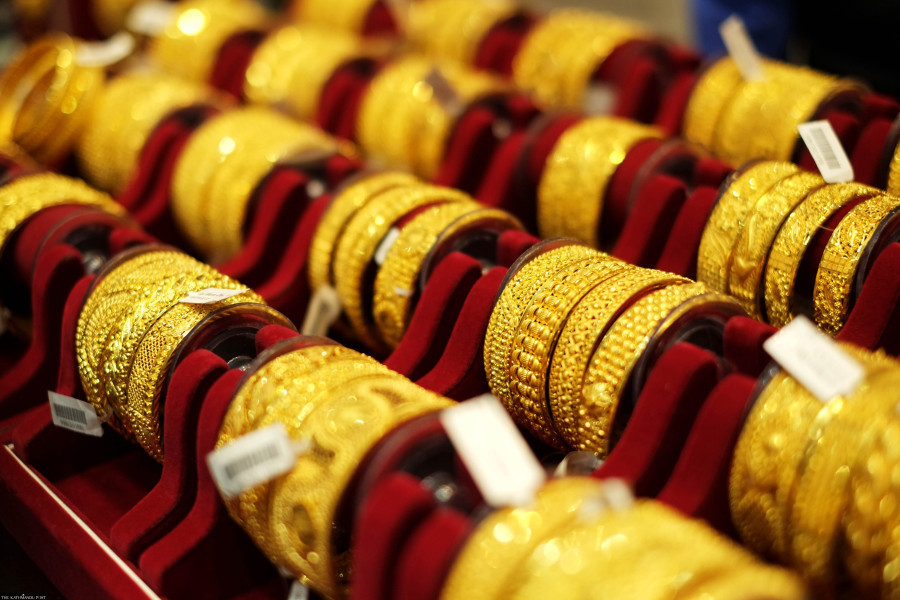 Gold price rises by Rs5,000 per tola