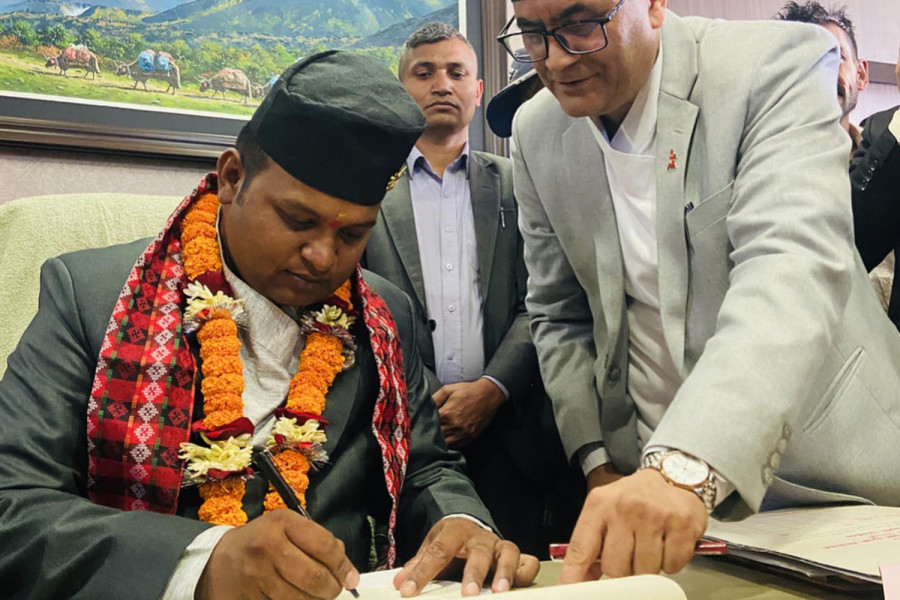 Labour minister Sah sacked over disciplinary breach