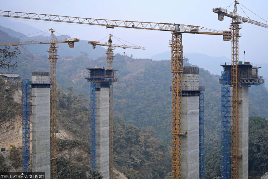 Seven sectors shrink in third quarter, dimming hopes of economic rebound