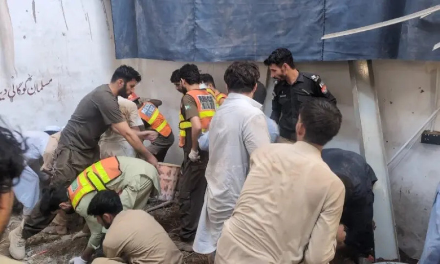 At least 33 killed, including 32 students, in Pakistan school roof collapse