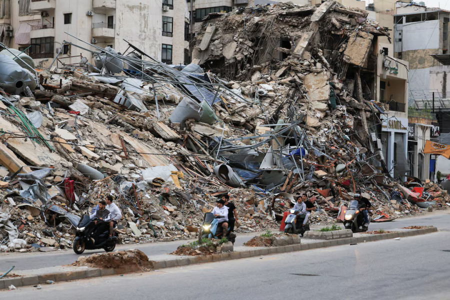 Iran says Hormuz Strait open after Lebanon deal, Trump expects Iran deal ‘soon’