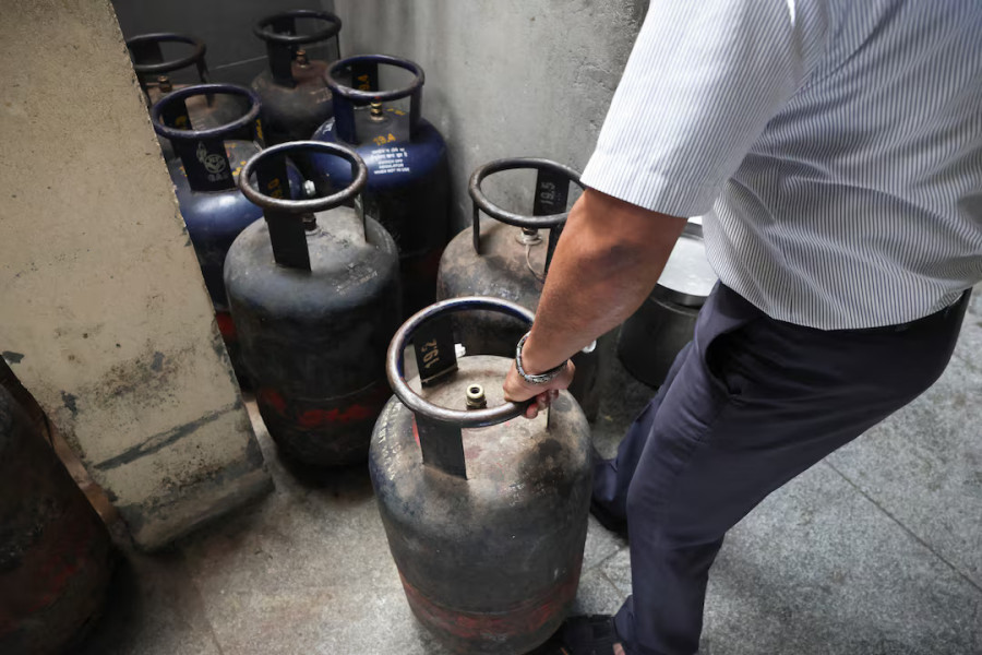 Indian restaurants warn of shutdowns as Iran war makes cooking gas scarce