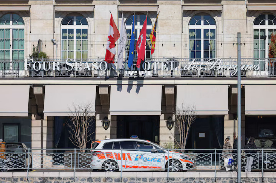 Pakistan, Afghan Taliban forces clash as diplomatic efforts intensify