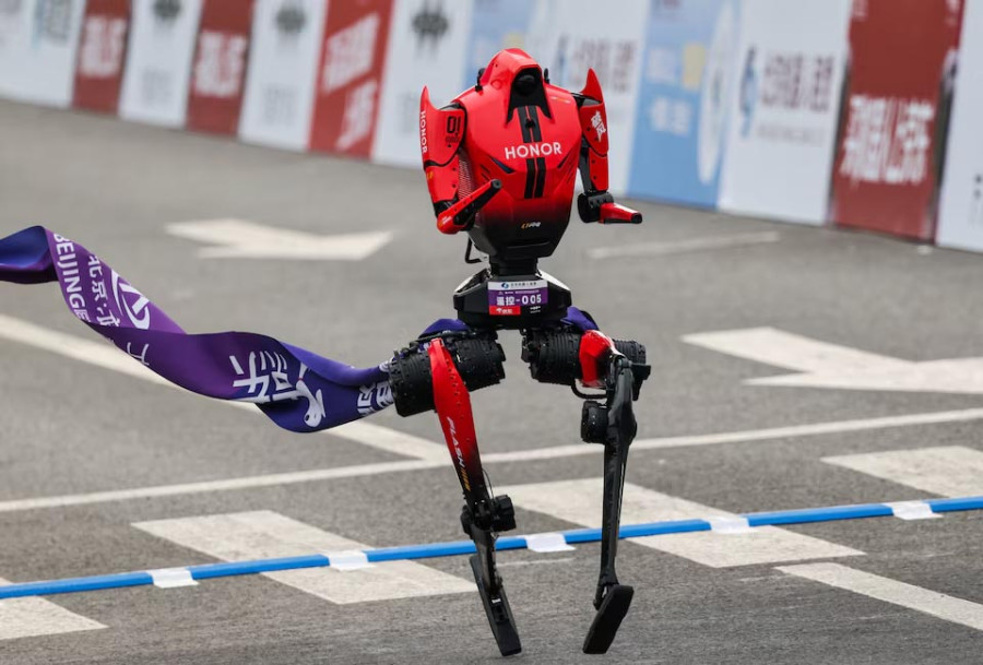 Chinese robots beat Usain Bolt’s 100m world record at Beijing games