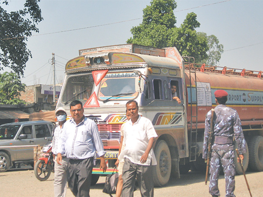 Administration turns blind eye to gasoline smuggling