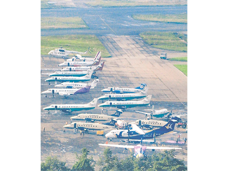 Airlines strain to handle festive rush