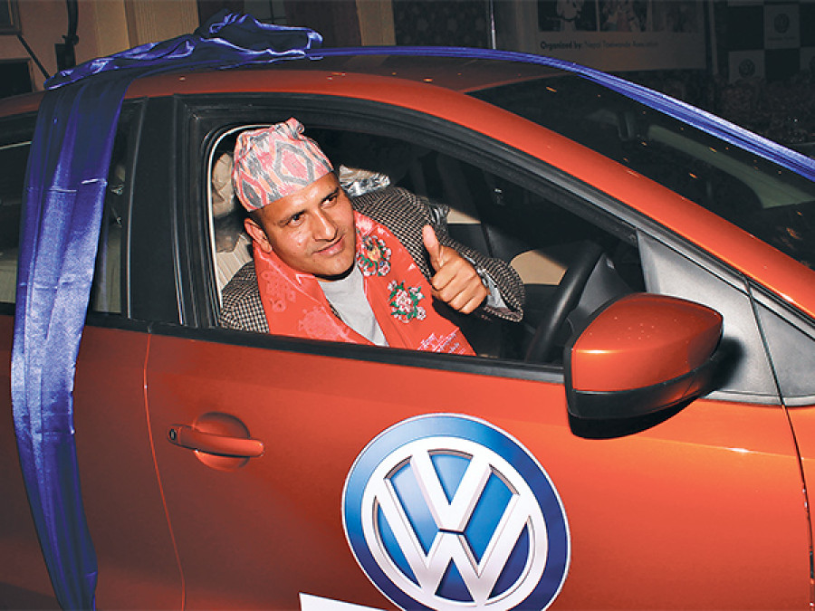 Bista signs off with car