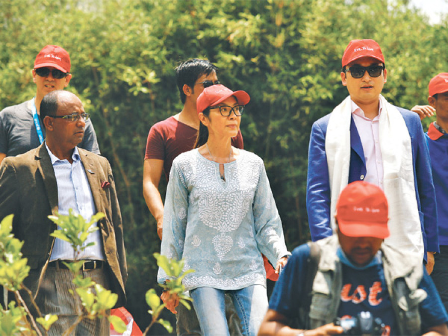 Michelle Yeoh helps quake victims