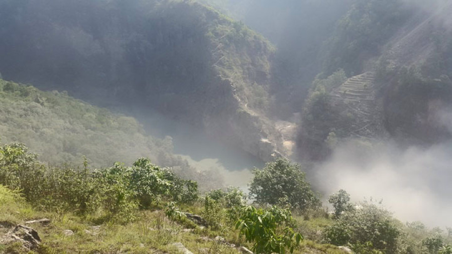 Landslides block Kali Gandaki; dam burst unlikely (Update)