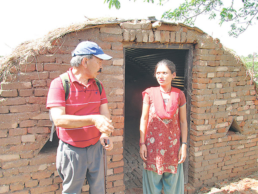 Building shelters in Bandipur