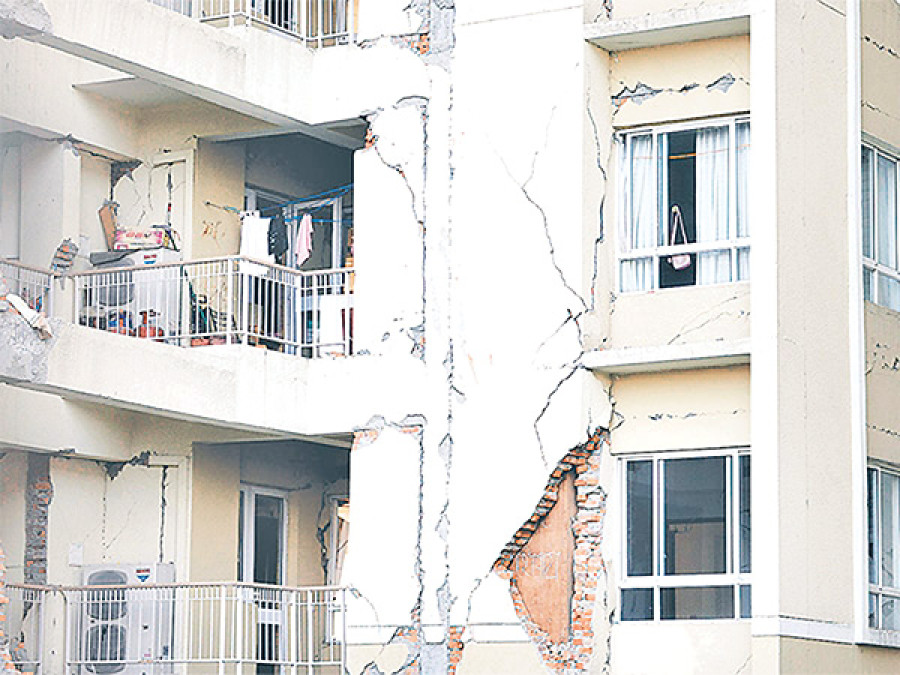 Government may order demolition of earthquake-damaged buildings