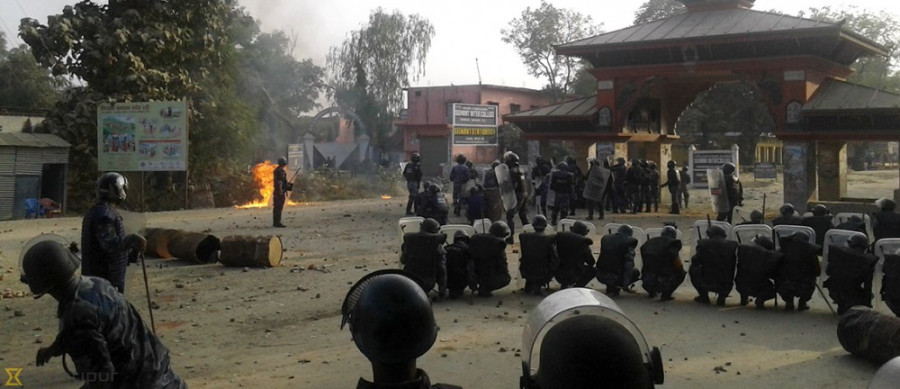 Rupaidiha tense, protesters hurl petrol bomb at security personnel (with video)