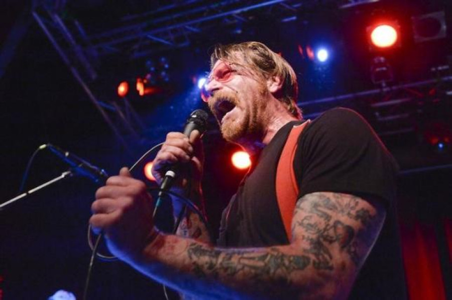 Eagles of Death Metal frontman apologizes for comments on Paris attack
