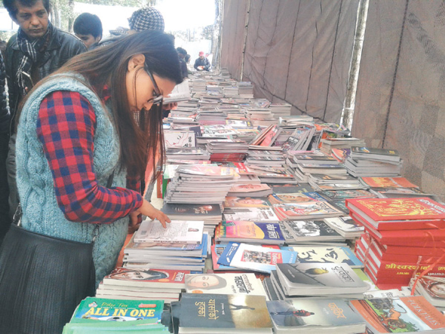 Book exhibition draws 100,000