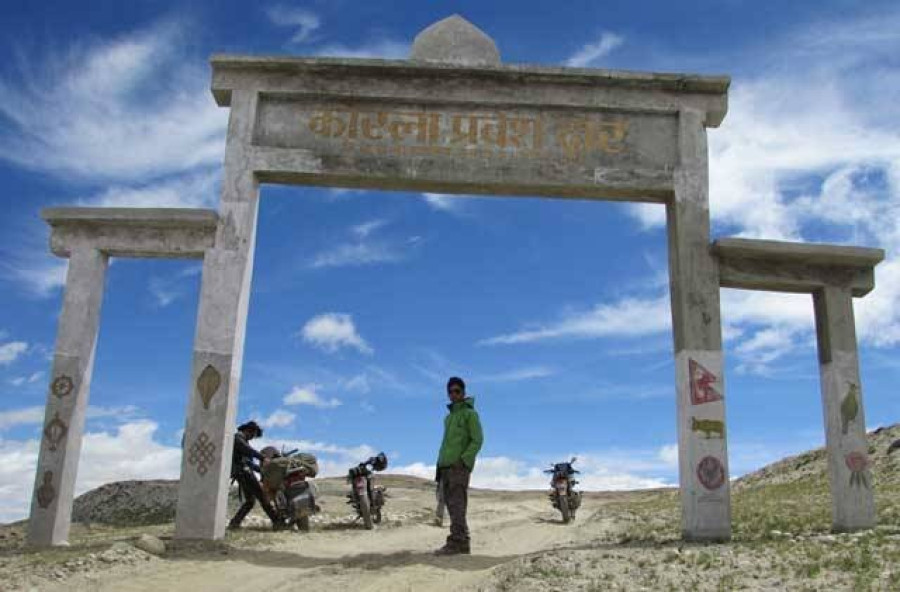 Korala border point re-opens for trade fair