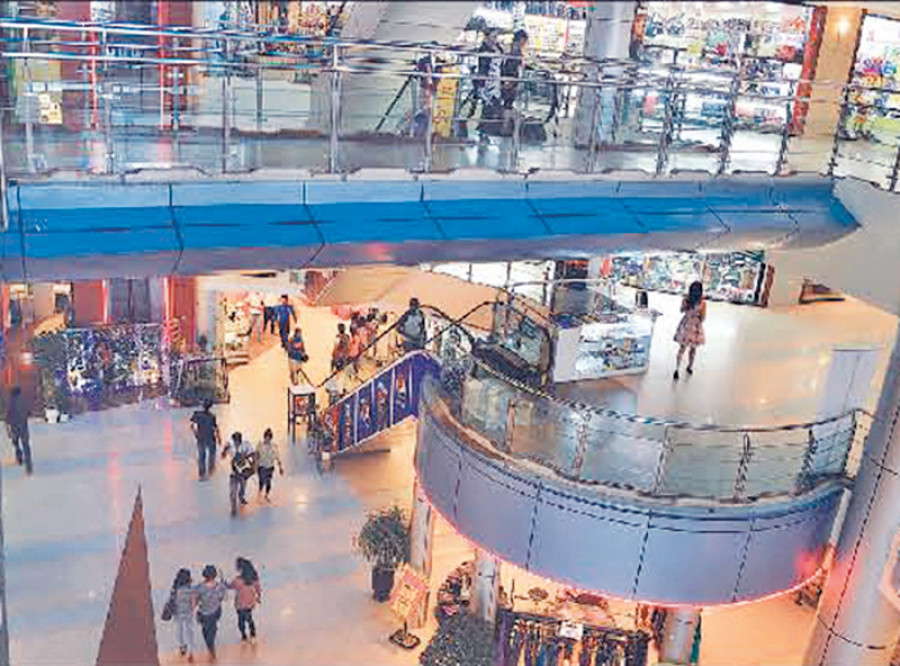 Festive shoppers throng Valley malls