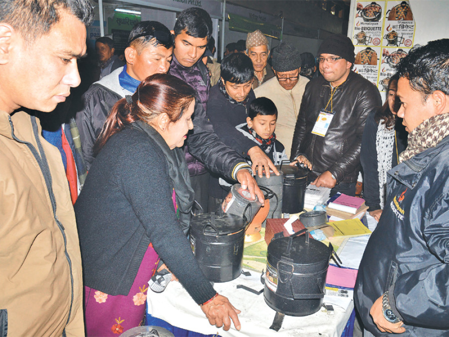 Homemakers look for solution to prolonged energy crisis