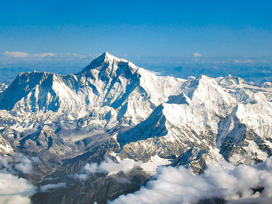 Disasters don’t deter Mt Everest climbers