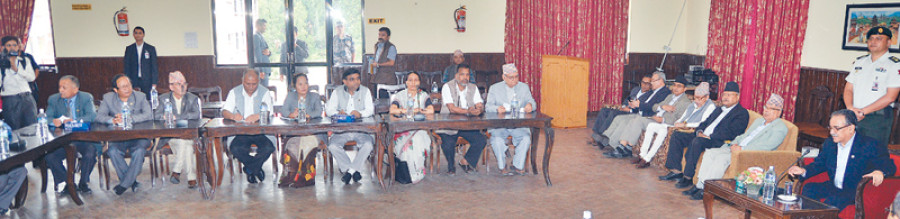 ‘Take up pending projects in Delhi’