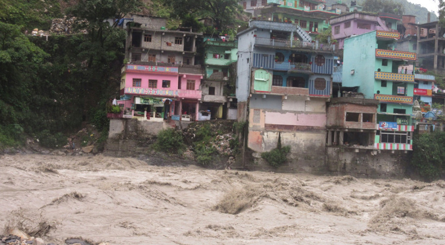 Water level rise in Mahakali River sparks panic among locals