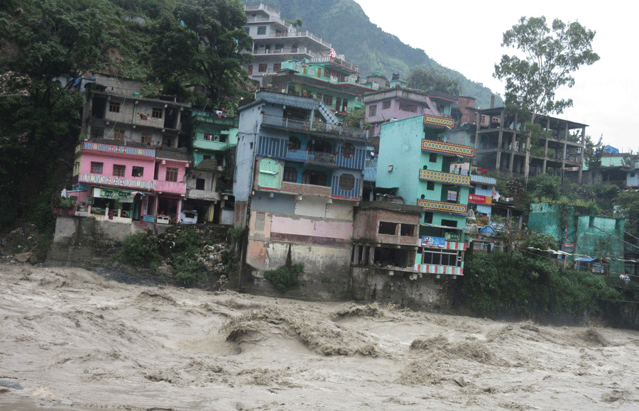 Swollen Mahakali River starts eroding banks