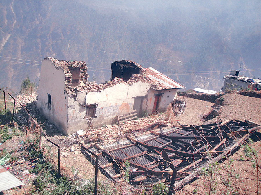 Storm adds to woes of earthquake-hit families