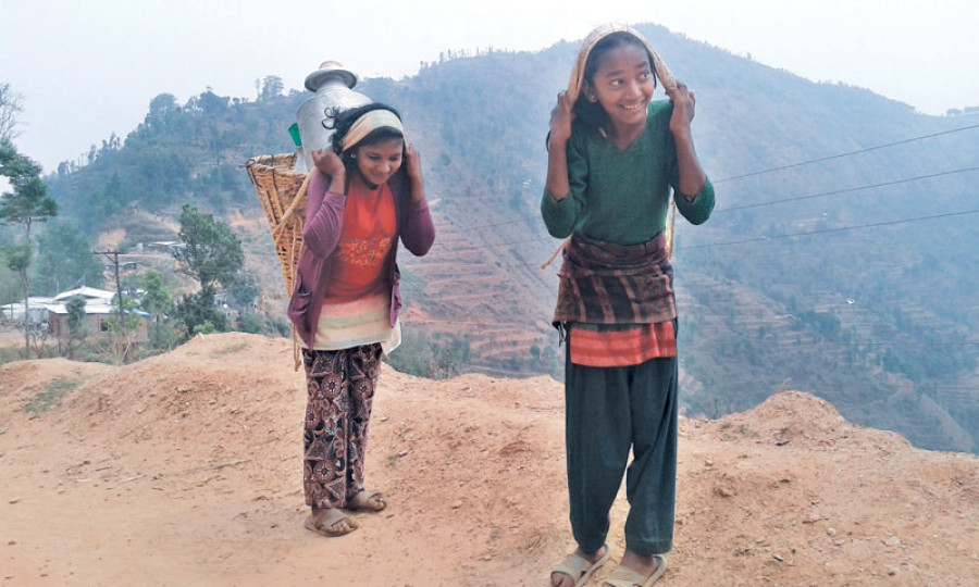 Water shortage adds to hardship of quake survivors
