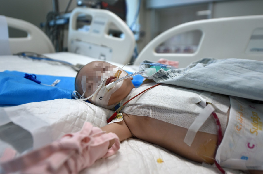 Chinese doctor completes heart surgery on one-in-a-million baby