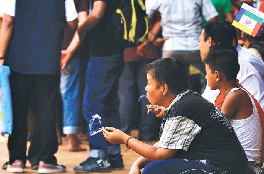 1,000 nabbed in 3 days for smoking in public
