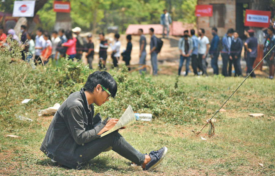 Applicants face tough job odds