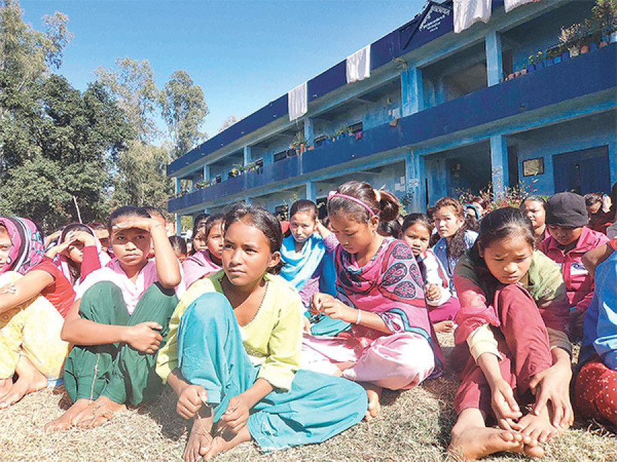 Former Kamlaris demand ID cards
