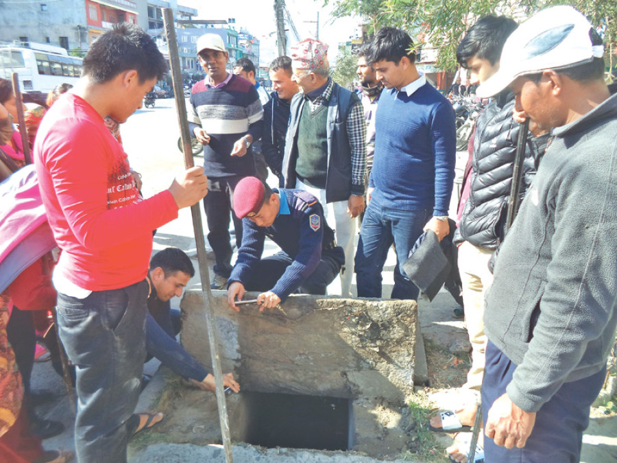 Sewage from local hotels polluting Phewa Lake