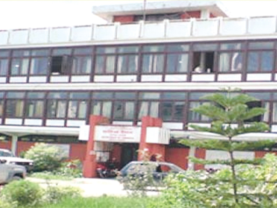 Govt mulls halting fuel import permit issuance