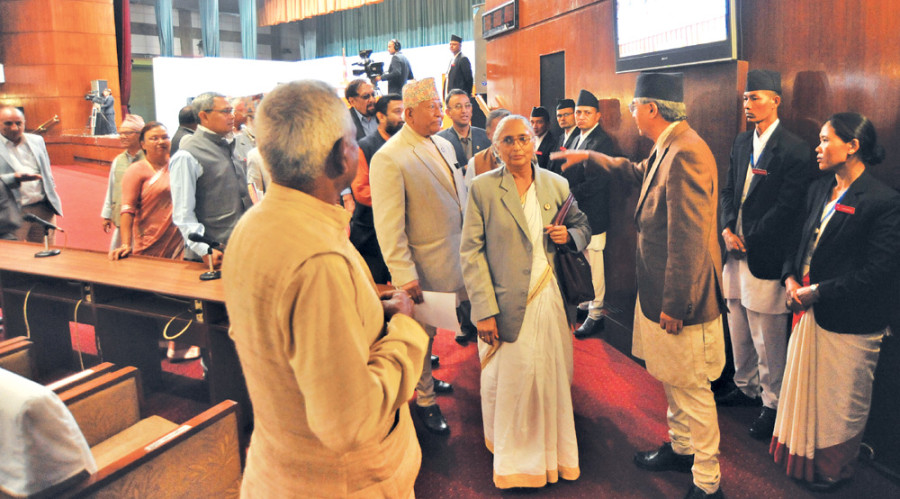 Congress seeks panel to probe budget leak