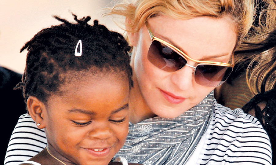 Madonna adopts twin girls from Malawi