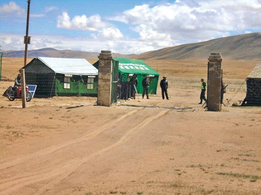 China briefly opens Korala border
