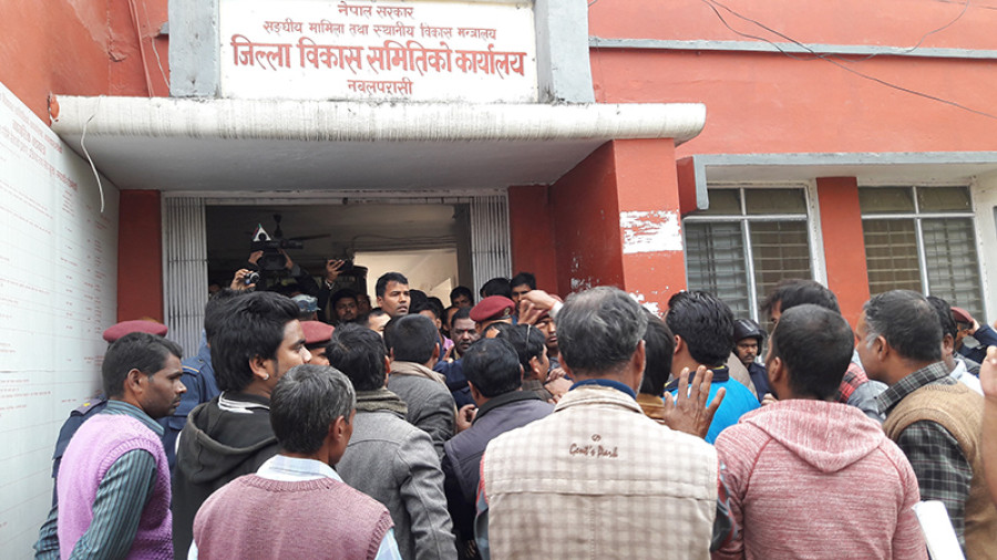 Transfer of LDO sparks uproar in Nawalparasi