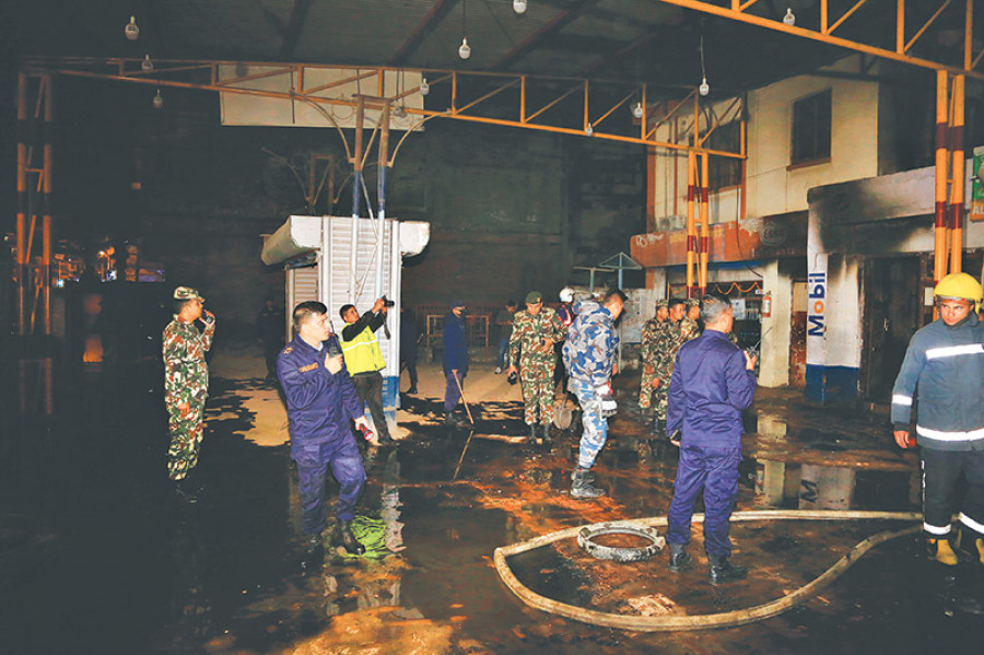 Garage fire kills one