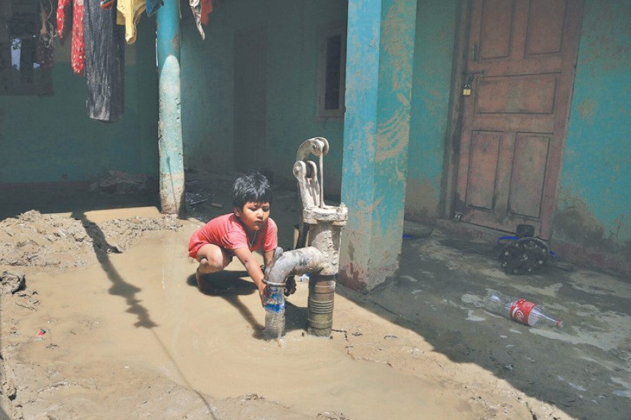 Flood survivors feel snubbed as they wait for relief to arrive