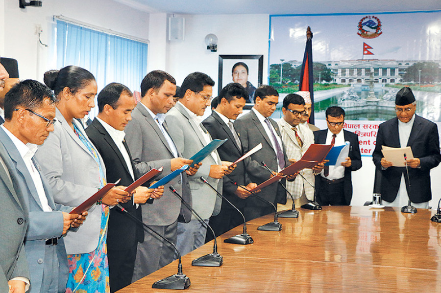 Eight state ministers sworn in