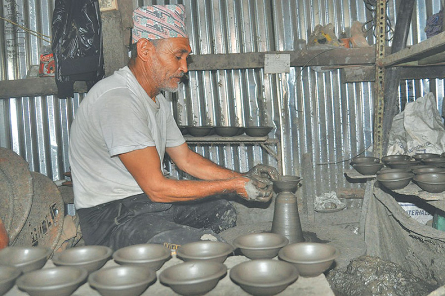 Tihar brings momentary boom for a potter family