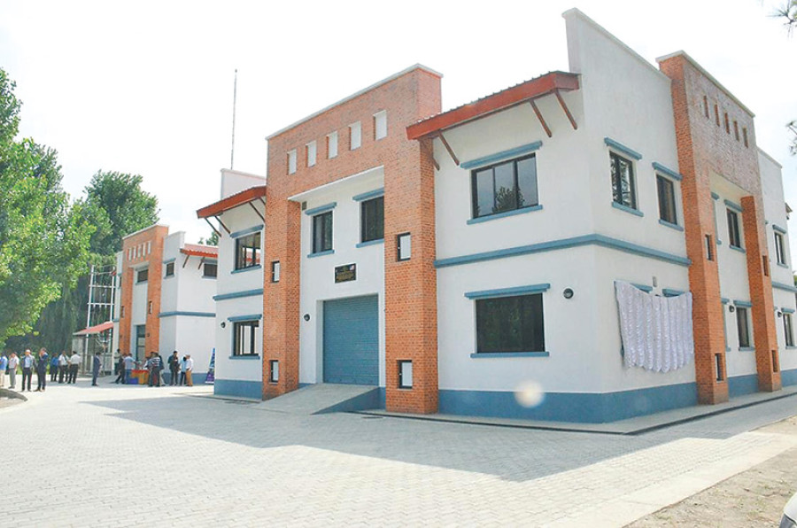 US hands over crisis management centre
