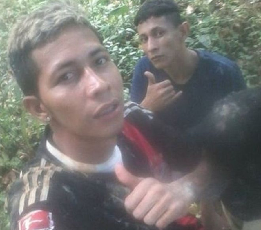 Brazil prison escape fugitive posts selfies on the run